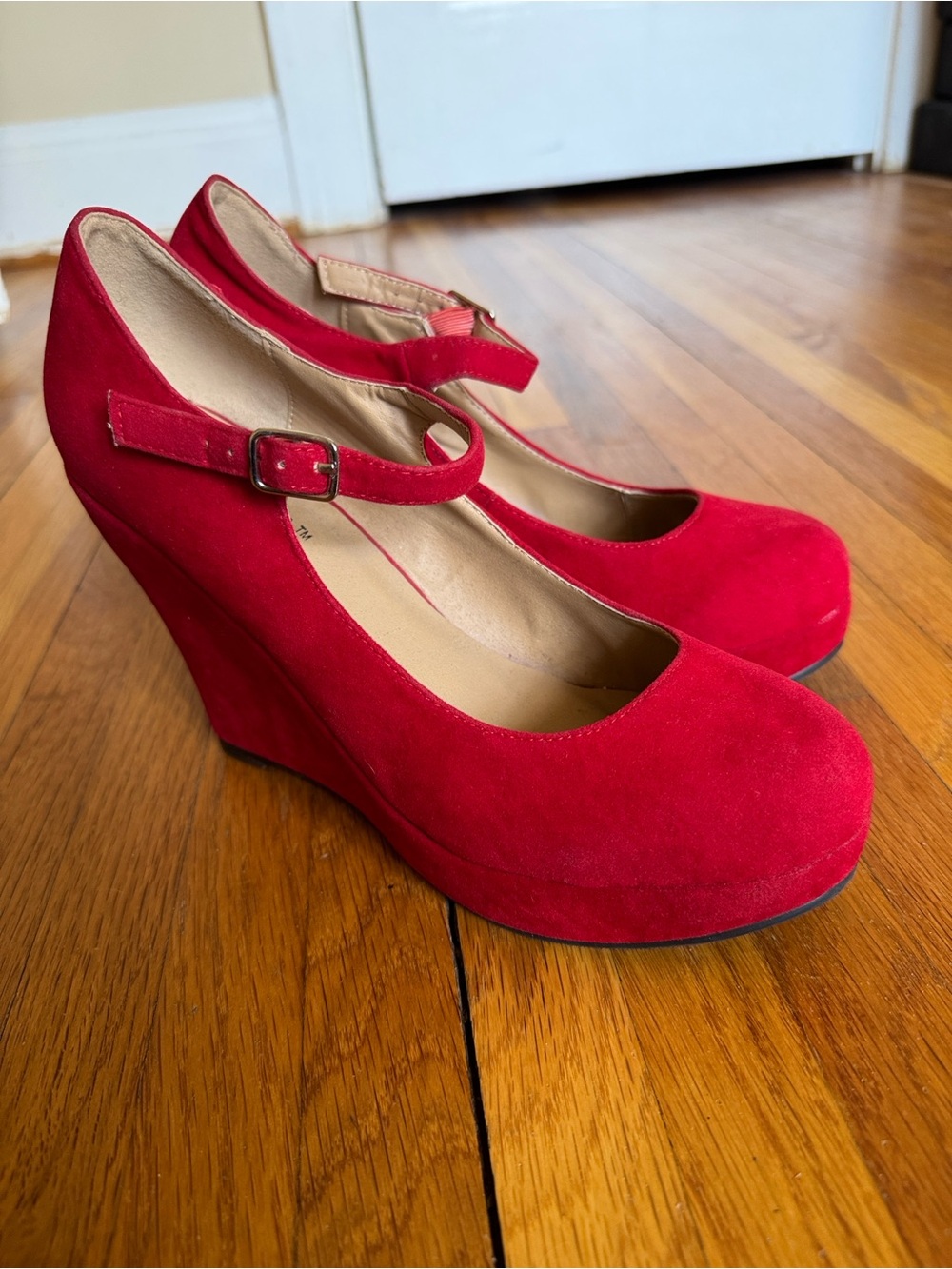 Women’s Bonnilel Red Suedette Mary Jane Wedge Heels 8.5